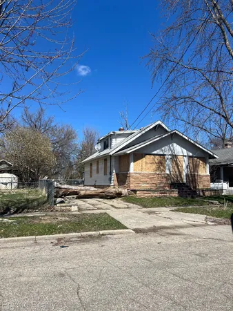 $9,600 | 133 Oakley Street, Flint, MI 48503