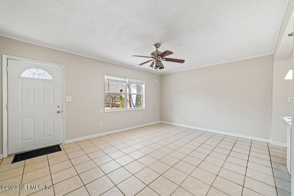 6147 Temple Road Jacksonville, FL 32217 - Photo 8 of 36 a view of an empty room and window