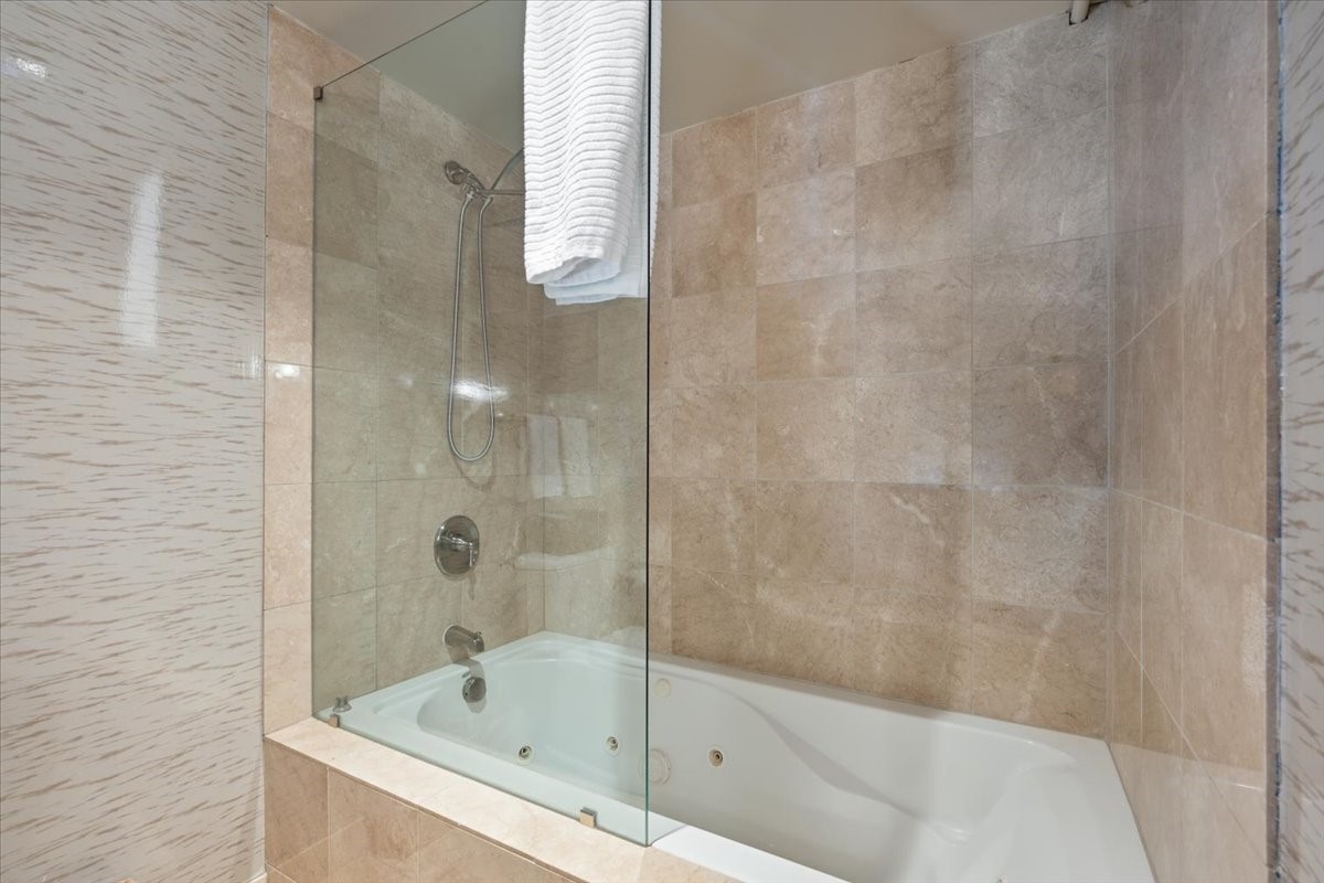 915 Franklin Street, Unit 9G Houston, TX 77002 - Photo 18 of 33
