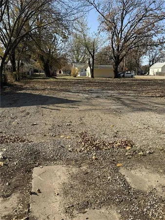 $9,000 | 325 North Delaware Avenue, Columbus, KS 66725