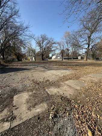 $9,000 | 325 North Delaware Avenue, Columbus, KS 66725