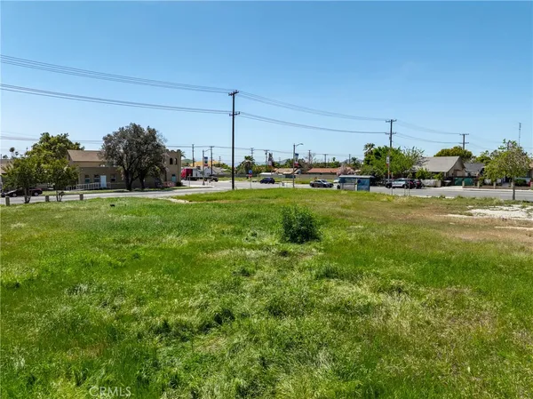a view of a grassy field