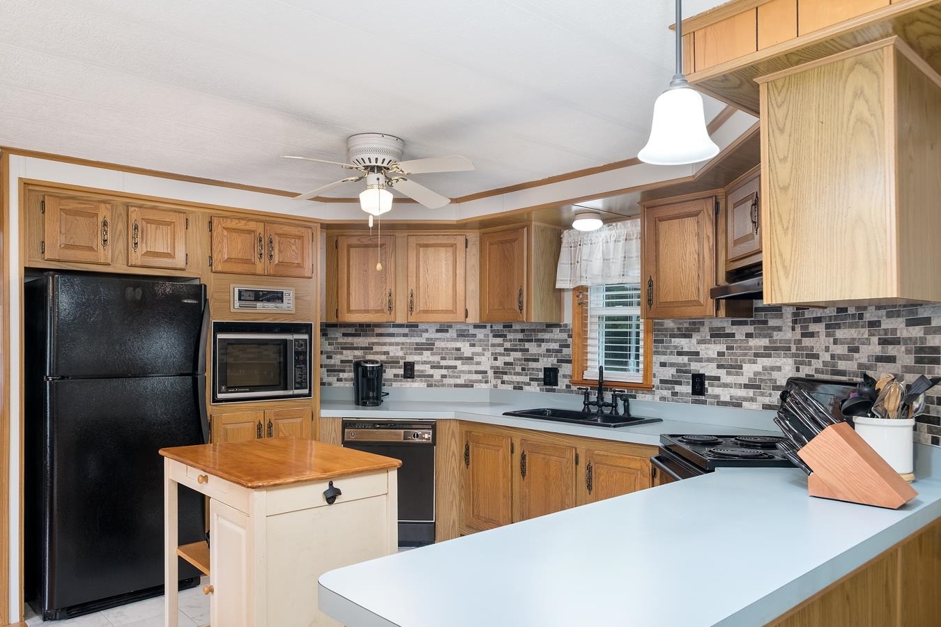 58 Monadnock Drive Rochester, NH 03867 - Photo 11 of 32