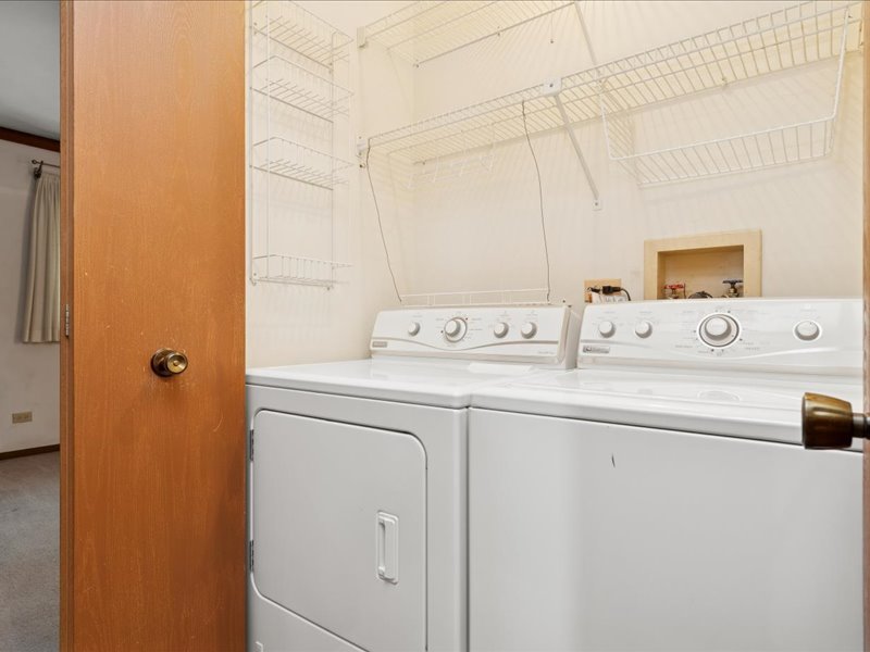 1323 Auburn Avenue Naperville, IL 60565 - Photo 12 of 16 a utility room with dryer and washer