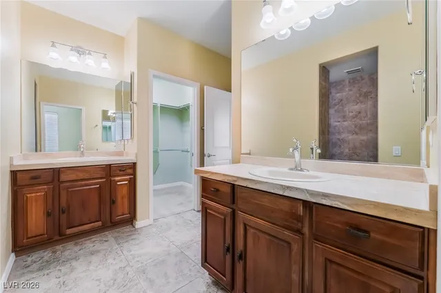 $2,300 | 11243 Filmore Heights Court, Las Vegas, NV 89135