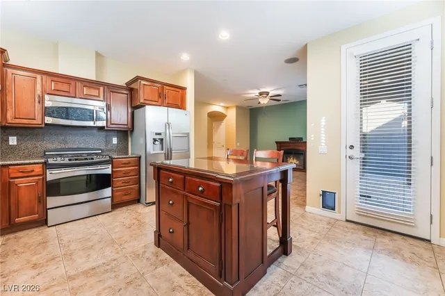 $2,300 | 11243 Filmore Heights Court, Las Vegas, NV 89135