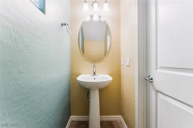 $2,300 | 11243 Filmore Heights Court, Las Vegas, NV 89135