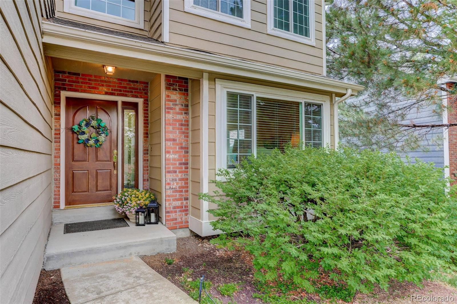 8923 Edgewood Street Highlands Ranch, CO 80130 - Photo 2 of 41