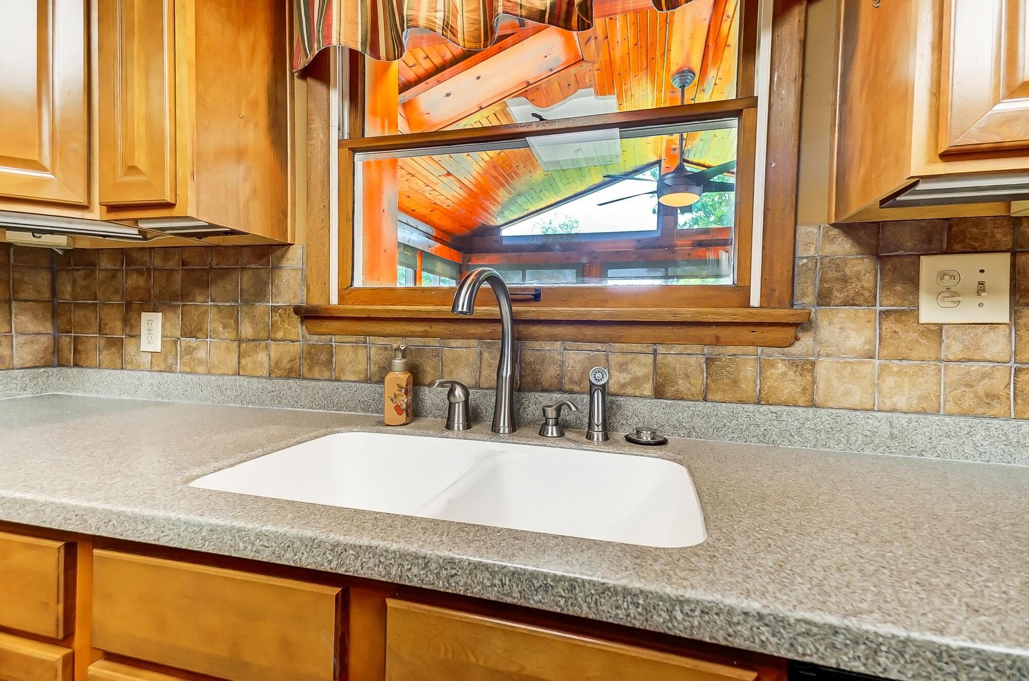 206 Galloway Road Galloway, OH 43119 - Photo 11 of 63 Corian Counter Tops