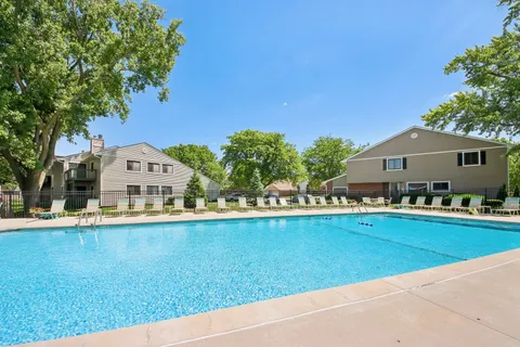 $279,900 | 124 Morningside Lane West, Unit 124, Buffalo Grove, IL 60089