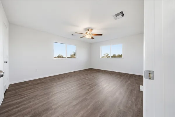 $460,000 | 6623 County Road 4, Damon, TX 77430