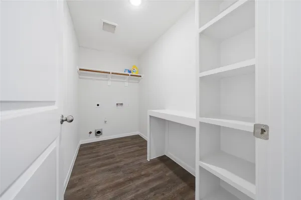 $460,000 | 6623 County Road 4, Damon, TX 77430