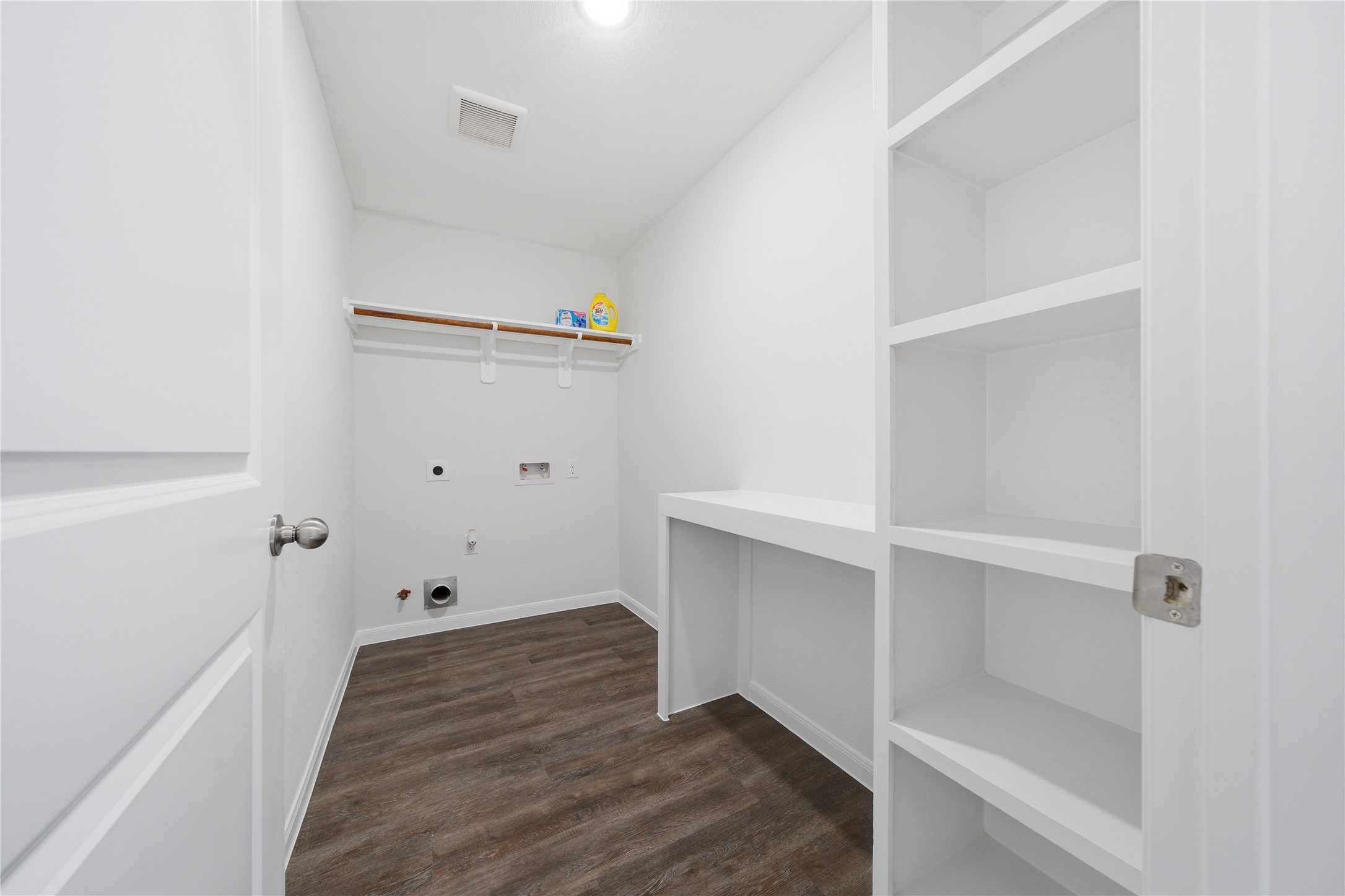 6623 County Road 4 Damon, TX 77430 - Photo 19 of 48 a view of an empty walk in closet