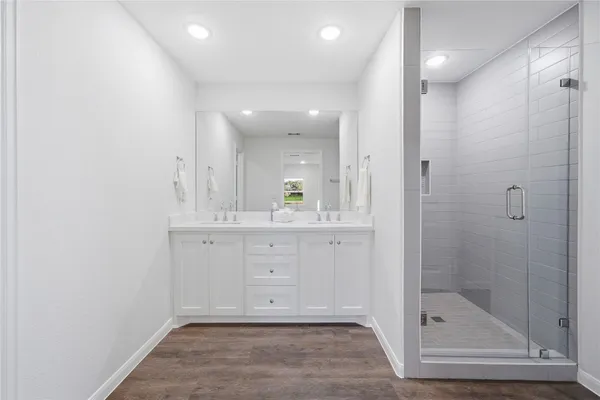 $460,000 | 6623 County Road 4, Damon, TX 77430