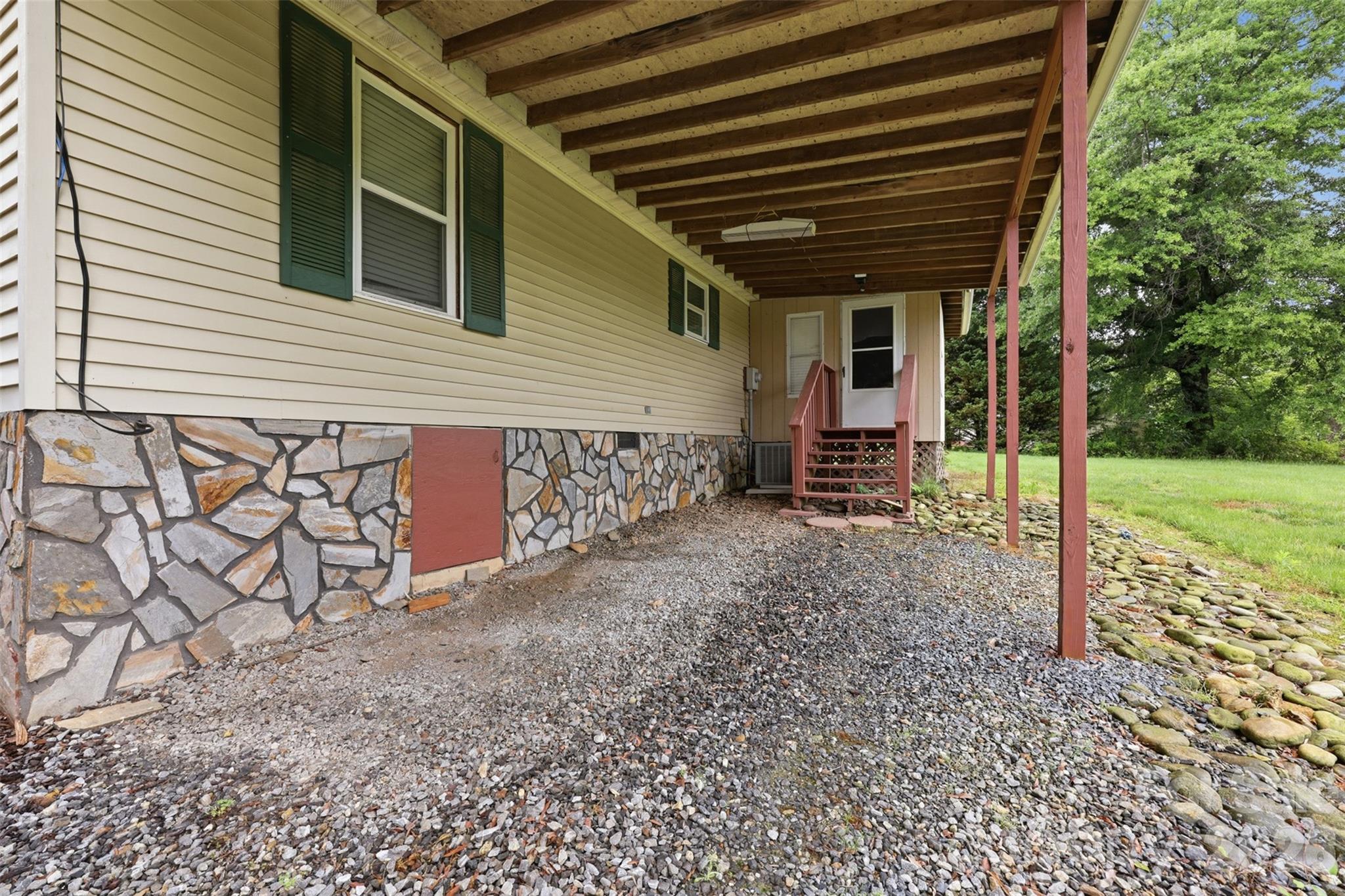 1309 Poole Gooden Road Hiddenite, NC 28636 - Photo 5 of 34