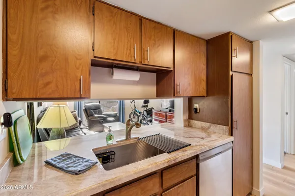$139,900 | 3033 East Devonshire Avenue, Unit 2009, Phoenix, AZ 85016