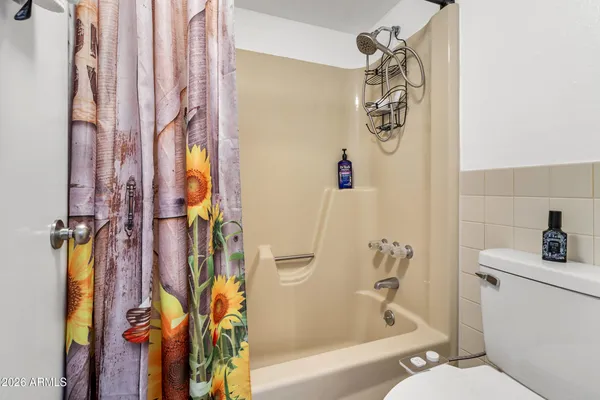 $139,900 | 3033 East Devonshire Avenue, Unit 2009, Phoenix, AZ 85016