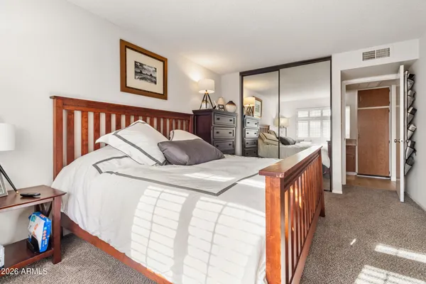 $139,900 | 3033 East Devonshire Avenue, Unit 2009, Phoenix, AZ 85016