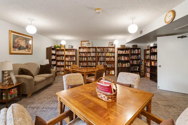 $139,900 | 3033 East Devonshire Avenue, Unit 2009, Phoenix, AZ 85016