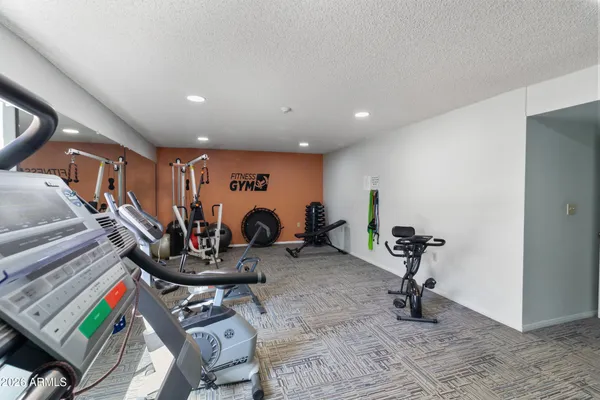 $139,900 | 3033 East Devonshire Avenue, Unit 2009, Phoenix, AZ 85016
