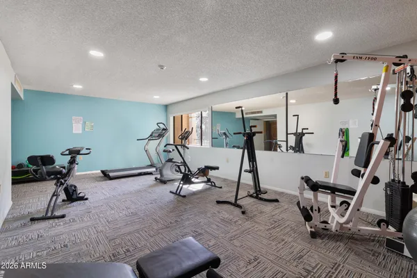 $139,900 | 3033 East Devonshire Avenue, Unit 2009, Phoenix, AZ 85016
