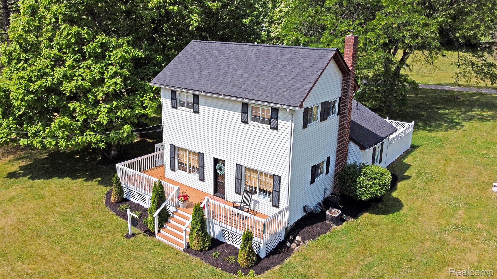 11347 Hartland Road Fenton, MI 48430 - Photo 2 of 60 Gallery Image 2
