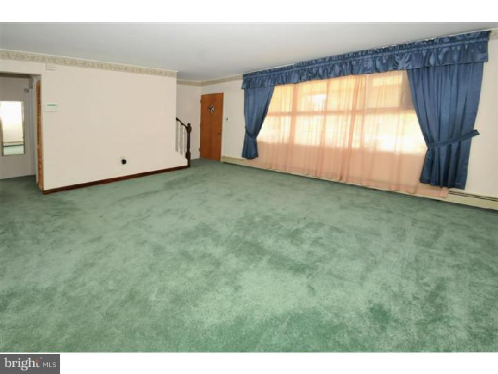 14 Cactus Road Levittown, PA 19057 - Photo 5 of 22 Living Room