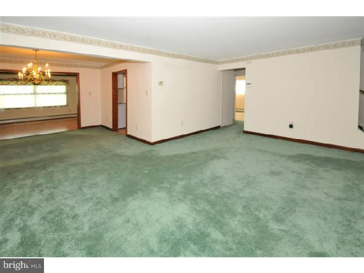 14 Cactus Road Levittown, PA 19057 - Photo 6 of 22 Living Room