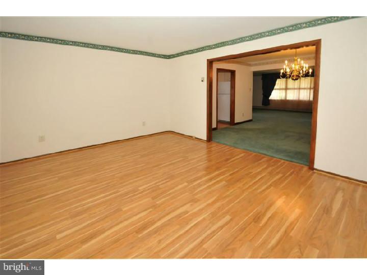14 Cactus Road Levittown, PA 19057 - Photo 8 of 22 Family Room