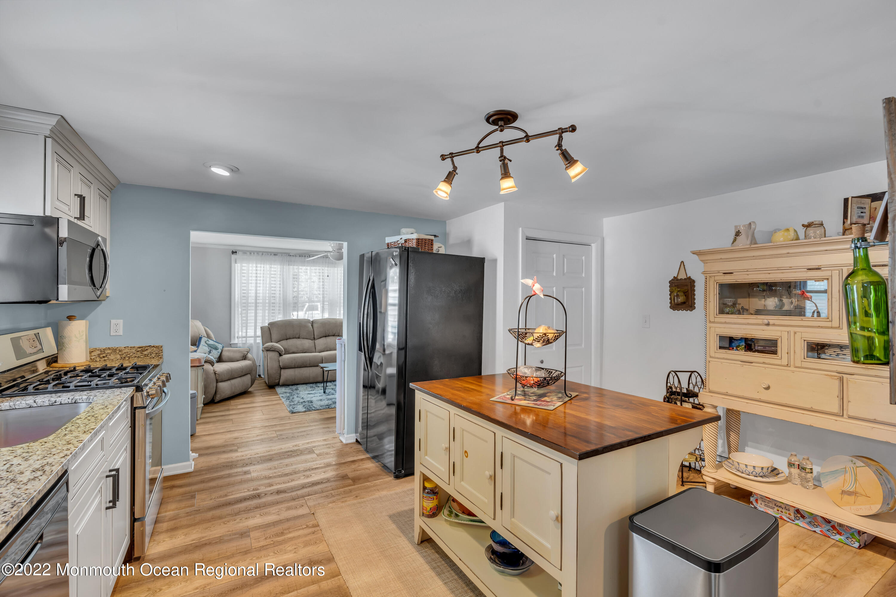 2230 Kenneth Road Point Pleasant, NJ 08742 - Photo 6 of 36 020_dsc09158