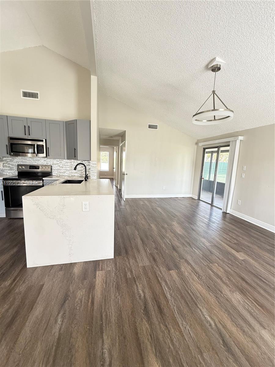 8419 Garden Gate Place Boca Raton, FL 33433 - Photo 11 of 17