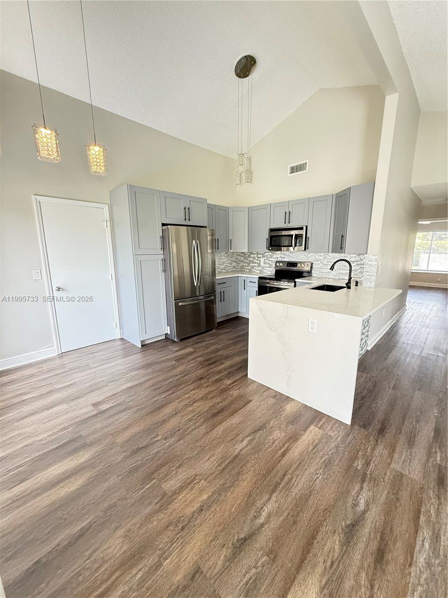 8419 Garden Gate Place Boca Raton, FL 33433 - Photo 3 of 17