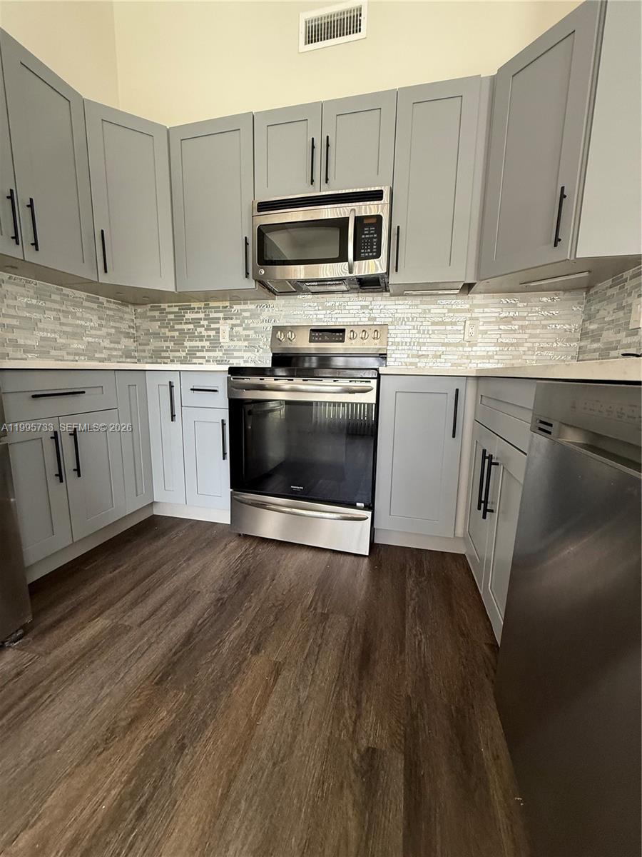 8419 Garden Gate Place Boca Raton, FL 33433 - Photo 6 of 17