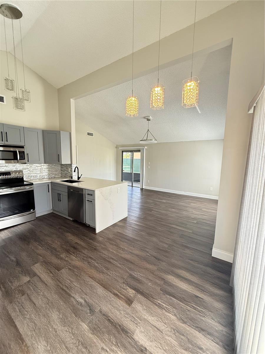 8419 Garden Gate Place Boca Raton, FL 33433 - Photo 10 of 17