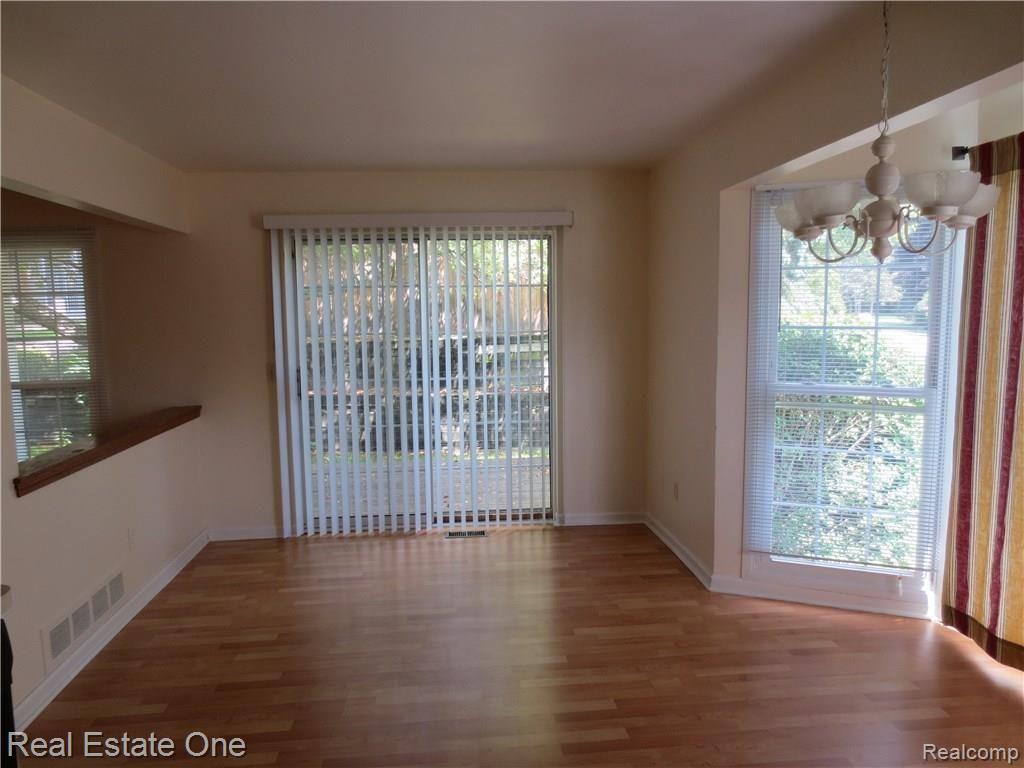 1436 Crescent Lane, Unit 320 Rochester, MI 48306 - Photo 17 of 34