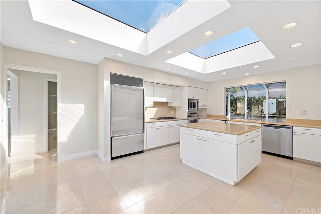 147 Monarch Bay Drive Dana Point, CA 92629 - Photo 2 of 21