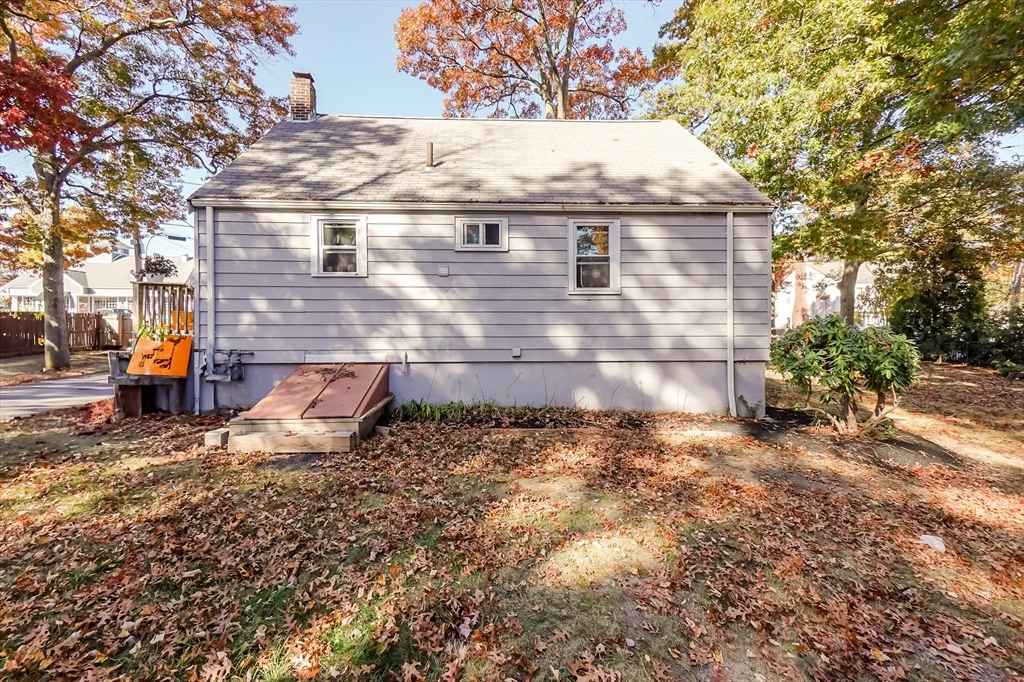 5 Oliver Street Randolph, MA 02368 - Photo 4 of 29