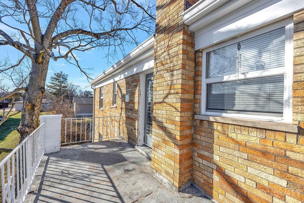 3991 School Section Road Cincinnati, OH 45211 - Photo 19 of 32