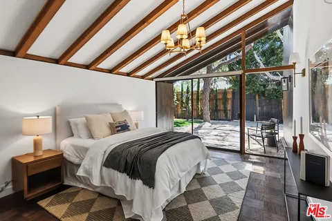 $7,495,000 | 515 North Roxbury Drive, Beverly Hills, CA 90210