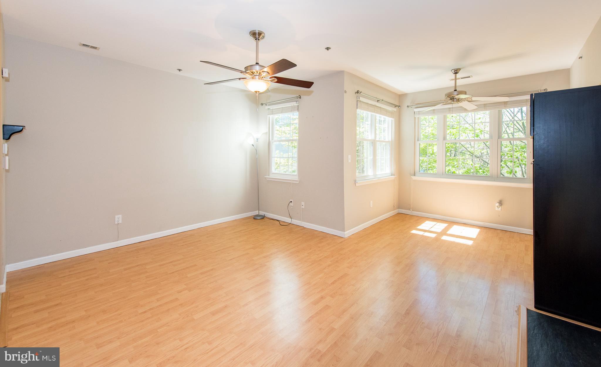 606 Moonglow Road, Unit 202 Odenton, MD 21113 - Photo 9 of 23 Living Room