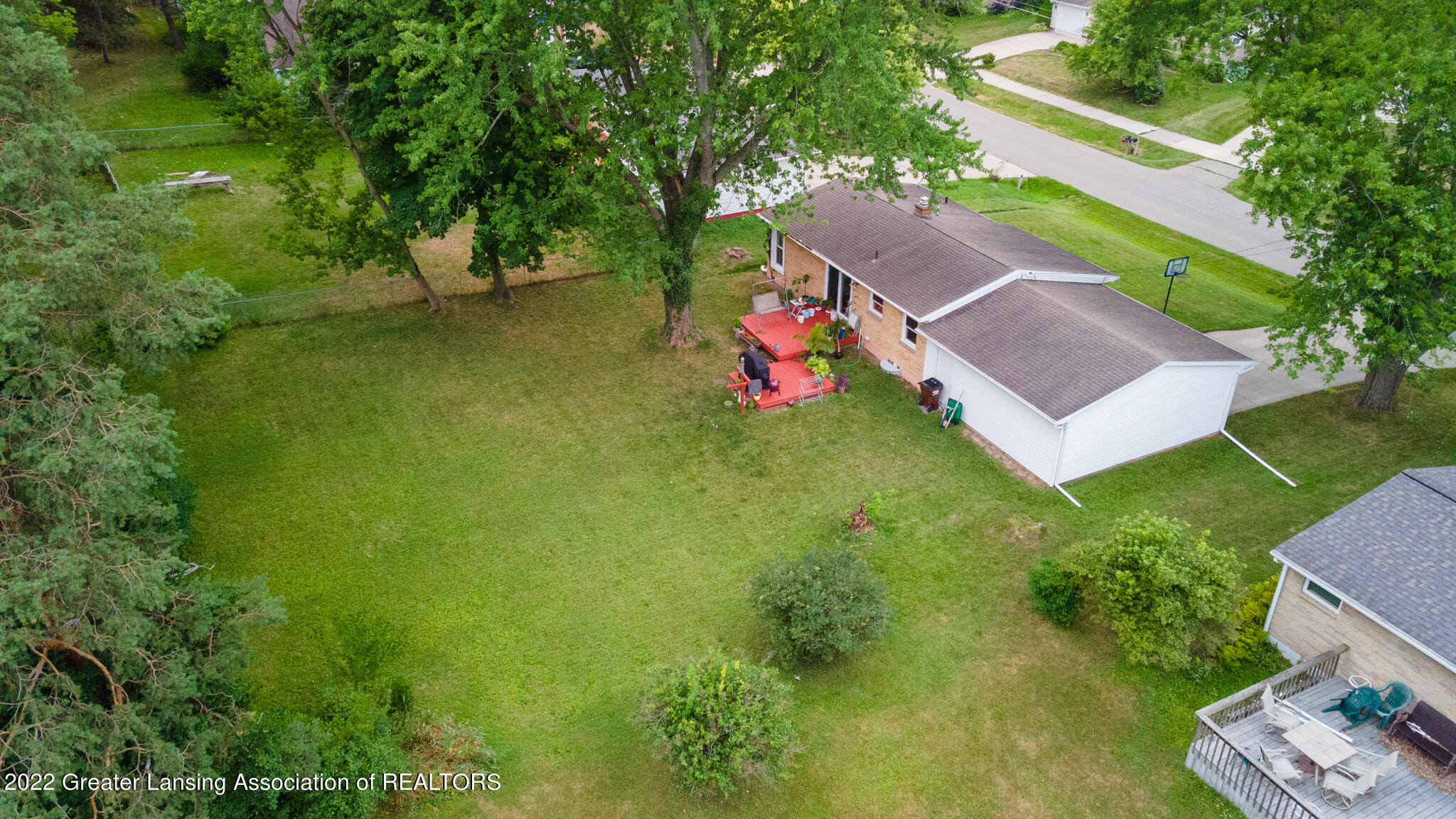 5594 Hallendale Road Haslett, MI 48840 - Photo 38 of 43 5594_Hallendale_BROCK-16