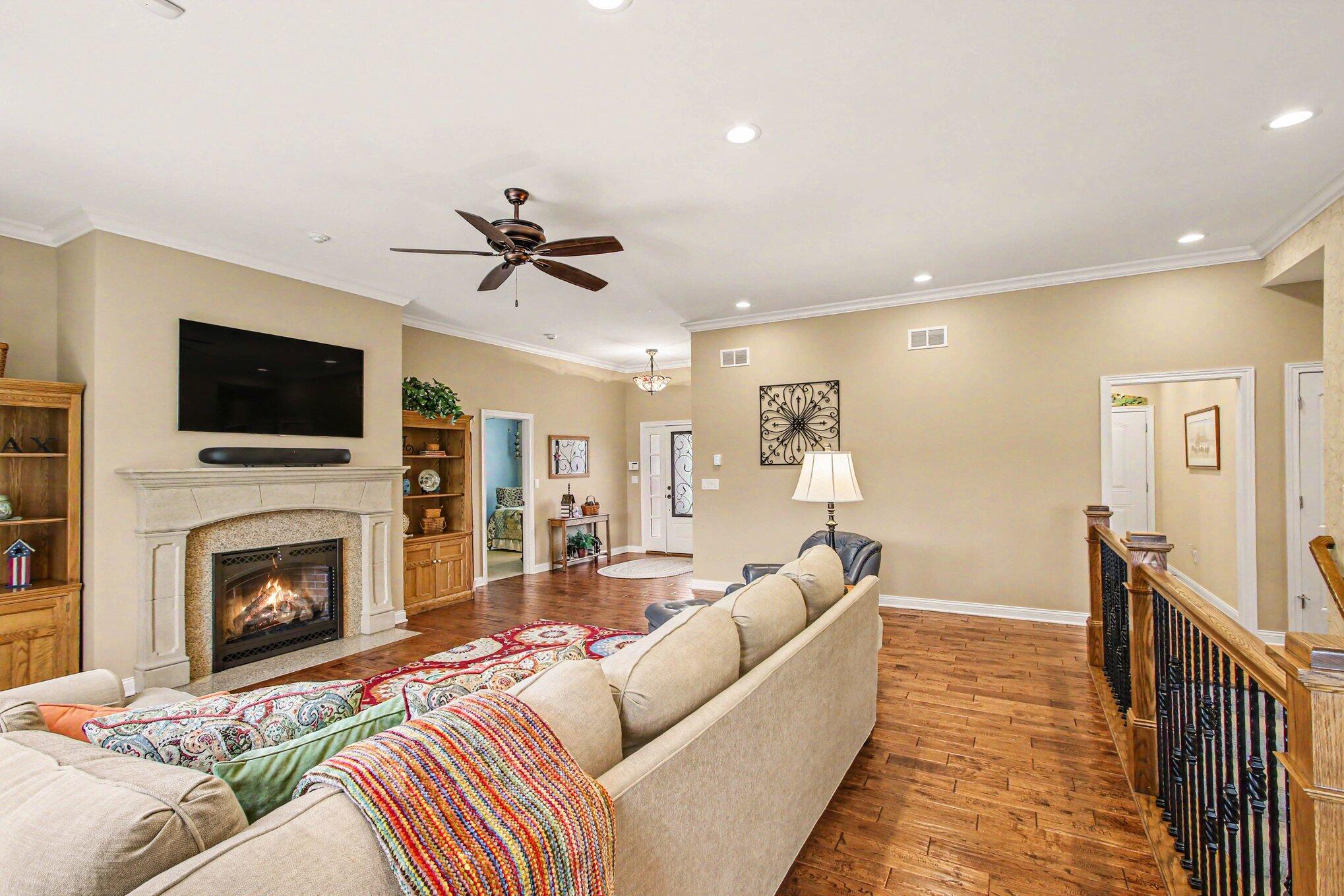 1095 Allison Street Crown Point, IN 46307 - Photo 7 of 53 2038x1359