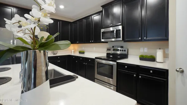 $2,950 | 10815 Ventnor Avenue, Jacksonville, FL 32218