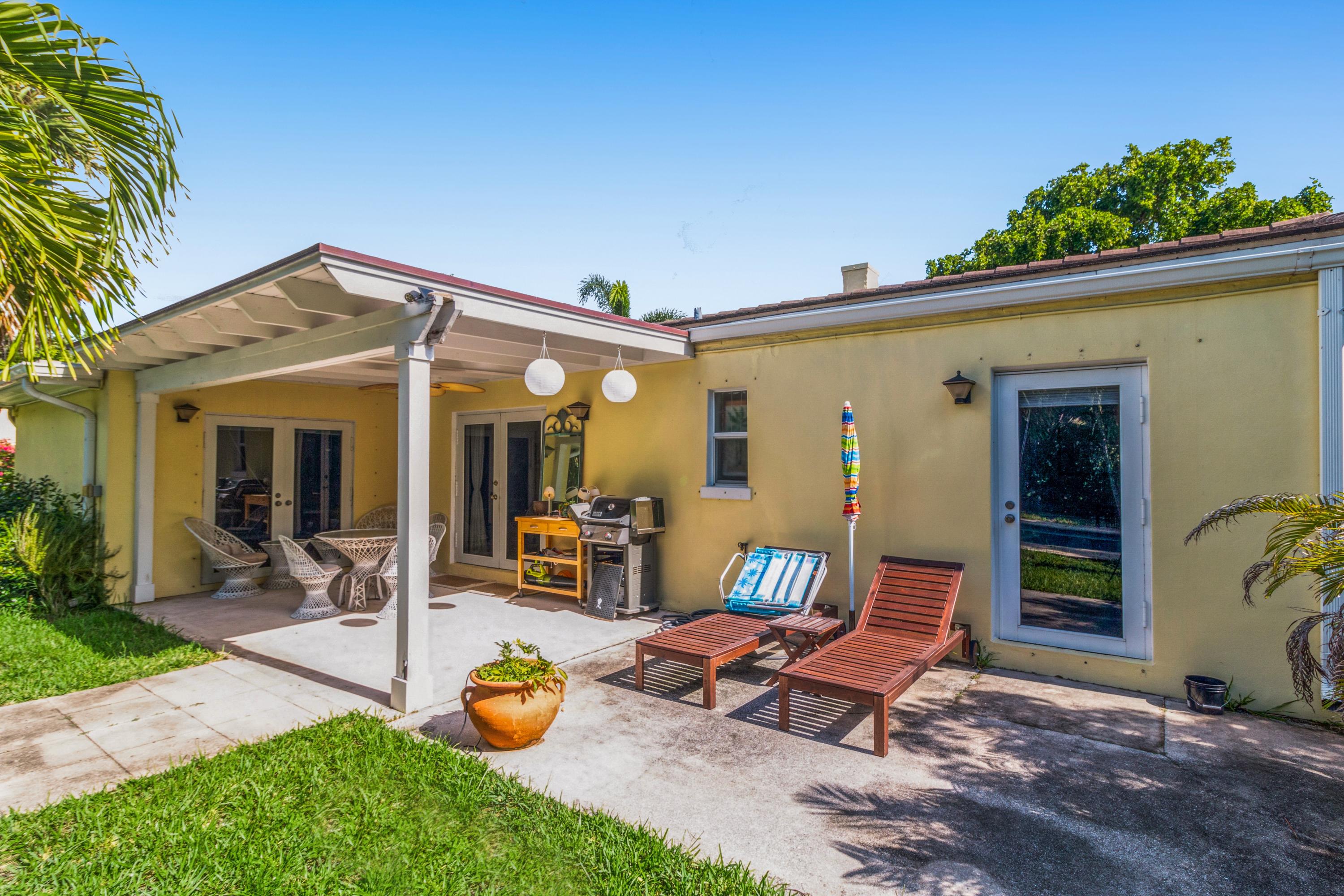 308 Pilgrim Road West Palm Beach, FL 33405 - Photo 14 of 18 covered porch