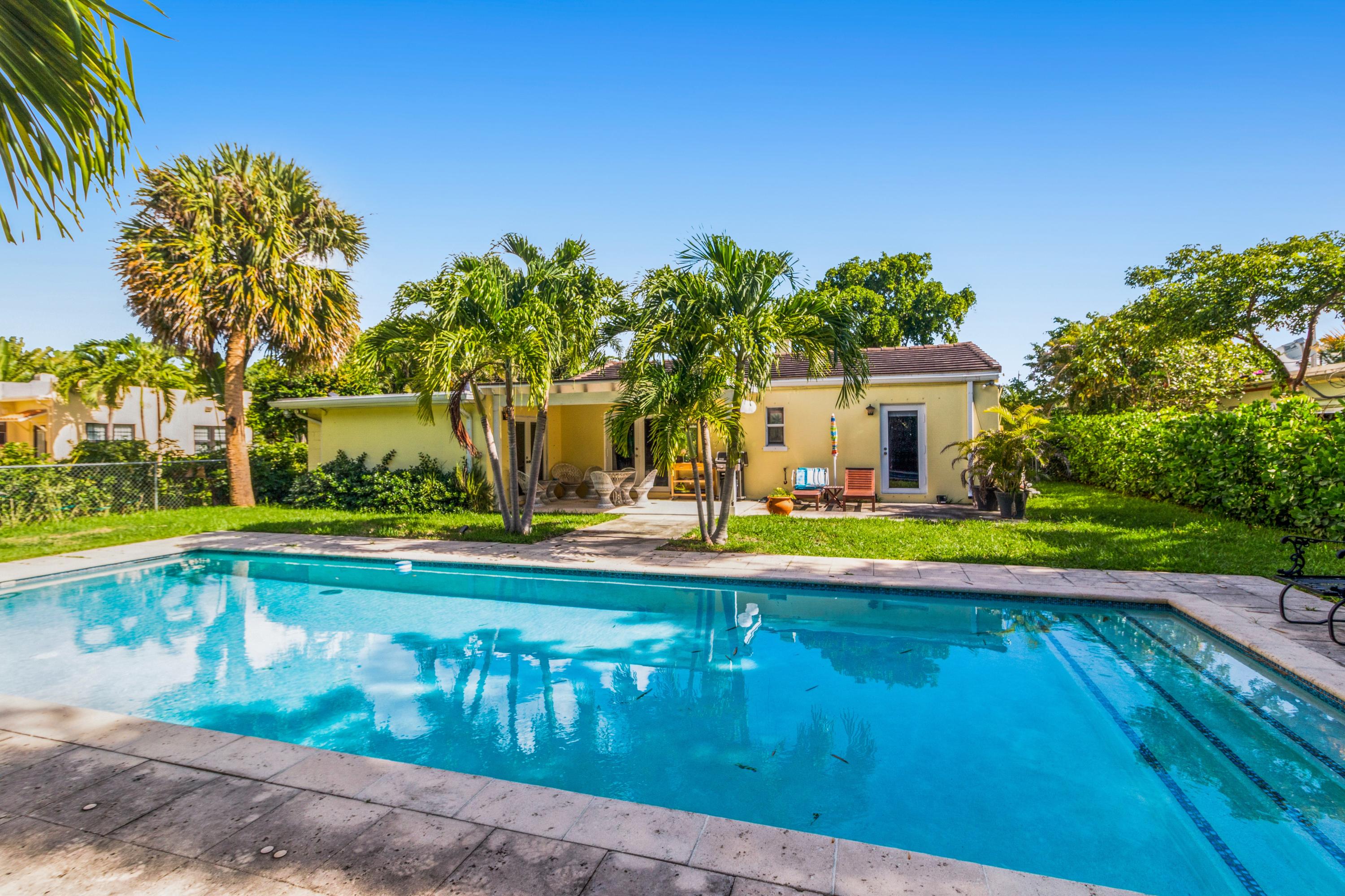 308 Pilgrim Road West Palm Beach, FL 33405 - Photo 15 of 18 oversized lap pool