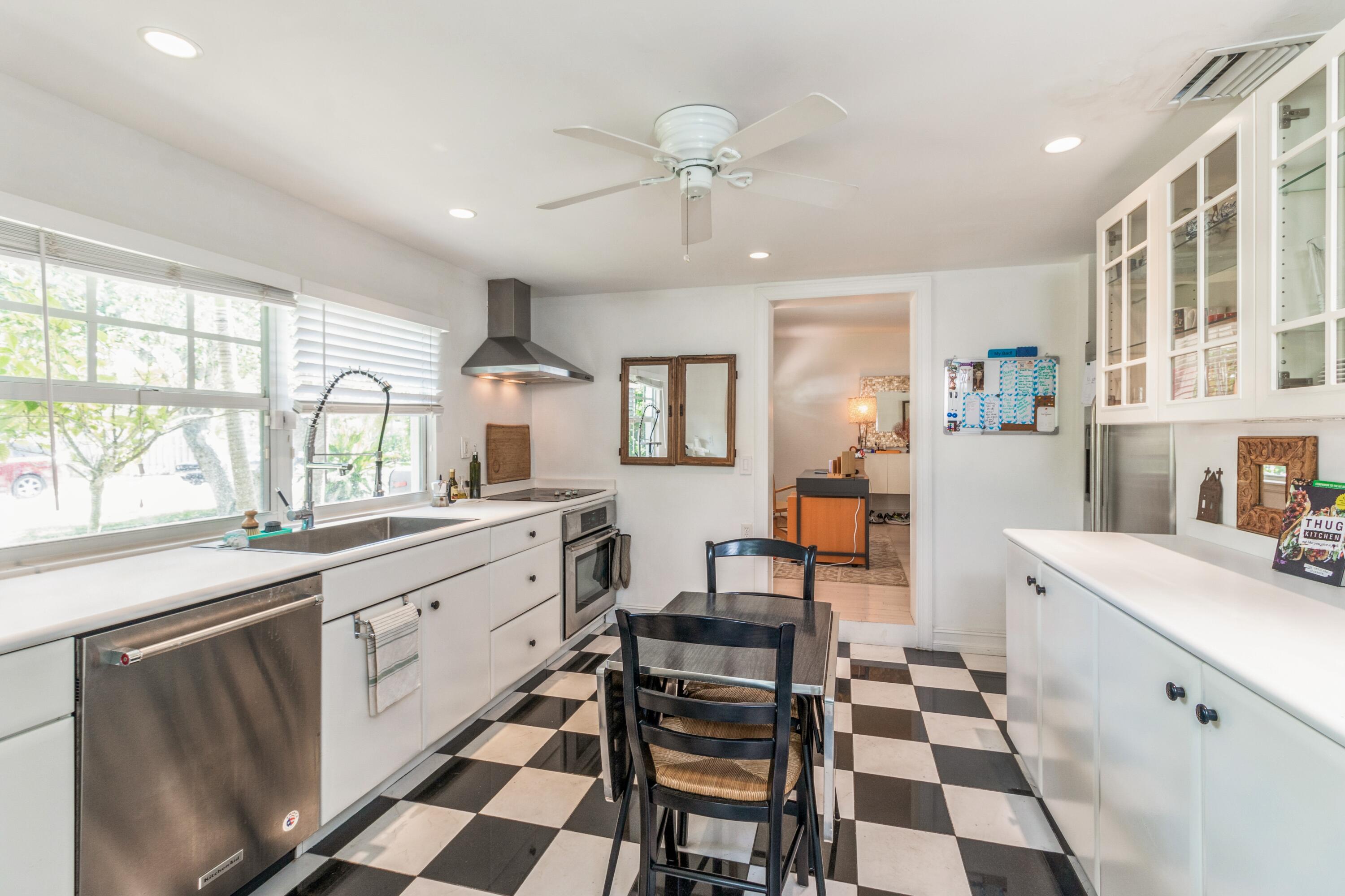 308 Pilgrim Road West Palm Beach, FL 33405 - Photo 7 of 18 kitchen 2