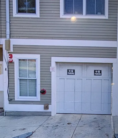 a view of entrance front of the house