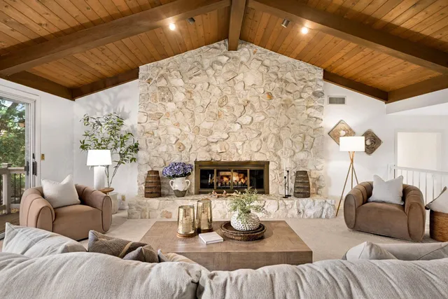 $1,200,000 | 6212 St Albans Circle, Edina, MN 55439