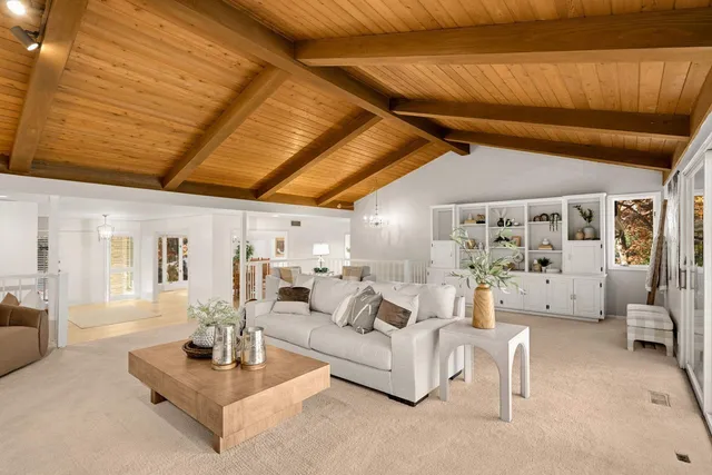 $1,200,000 | 6212 St Albans Circle, Edina, MN 55439