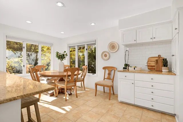 $1,200,000 | 6212 St Albans Circle, Edina, MN 55439